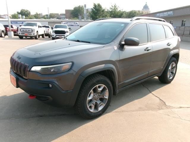 2019 Jeep Cherokee Trailhawk Elite 4x4 in Granite Crystal Metallic Clearcoat — front three-quarter view