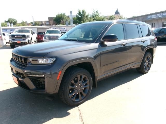 2026 Jeep Grand Cherokee GRAND CHEROKEE L LIMITED RESERVE 4X4 in Baltic Gray Metallic Clear-Coat Exterior Paint — front three-quarter view