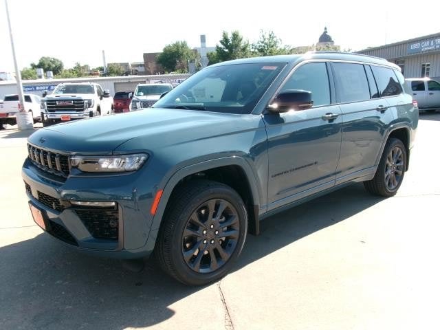 2026 Jeep Grand Cherokee GRAND CHEROKEE L LIMITED RESERVE 4X4 in Steel Blue Exterior Paint — front three-quarter view