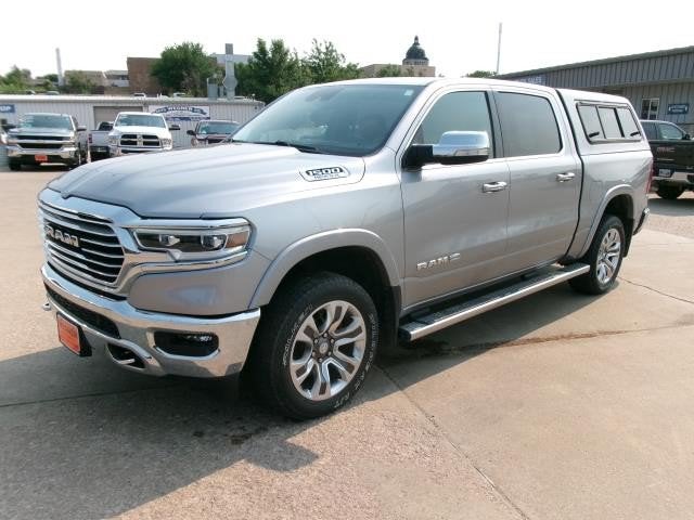 2022 RAM 1500 Limited Longhorn Crew Cab 4x4 5'7' Box in Billet Silver Metallic Clearcoat — front three-quarter view