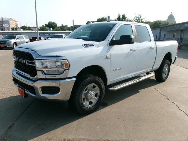2022 RAM 2500 Big Horn Crew Cab 4x4 6'4' Box in Bright White Clearcoat — front three-quarter view