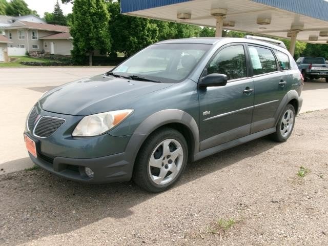 2007 Pontiac Vibe Base in Stealth (Gray Metallic) — front three-quarter view