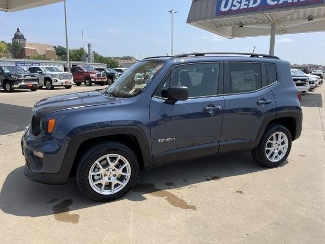 2023 Jeep Renegade RENEGADE LATITUDE 4X4 in Slate Blue Pearl-Coat Exterior Paint — front three-quarter view